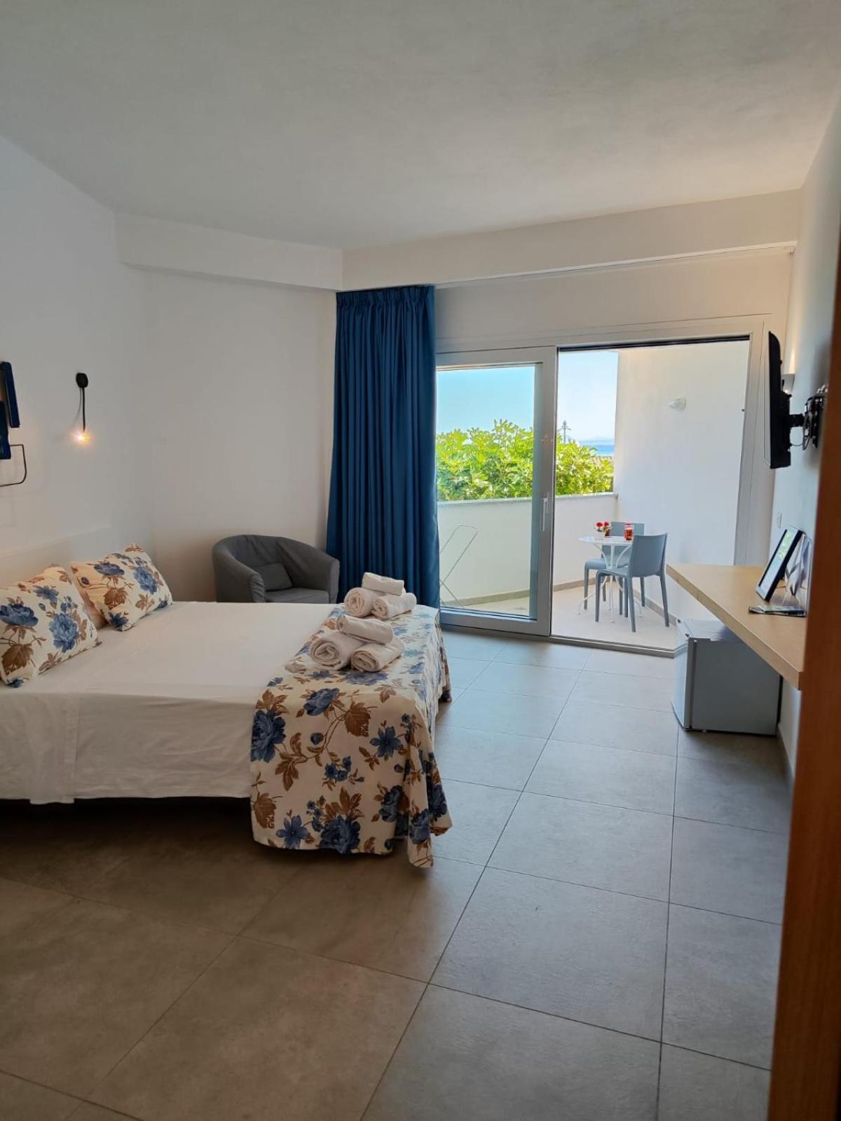 Rooms, Affittacamere Maksim กอลโฟอารันชี ภายนอก รูปภาพ