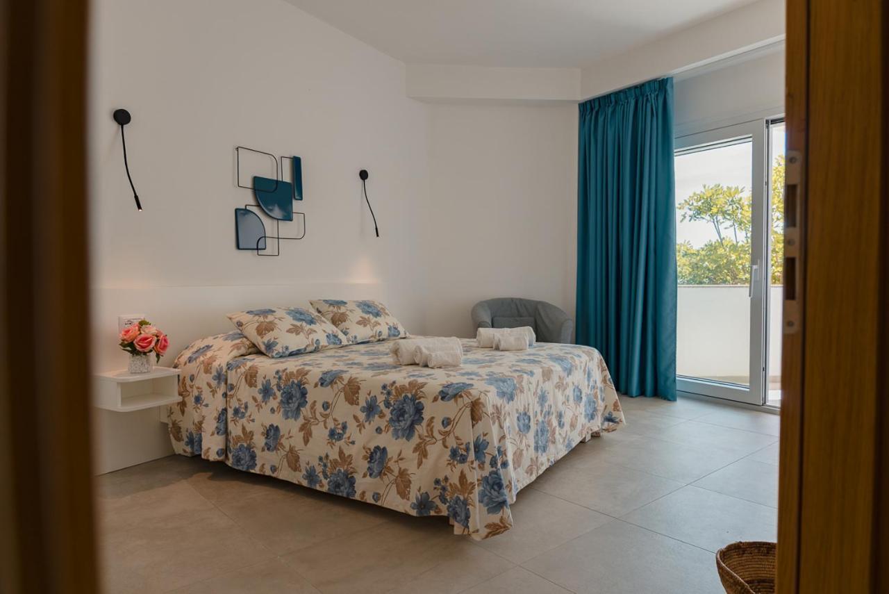 Rooms, Affittacamere Maksim กอลโฟอารันชี ภายนอก รูปภาพ