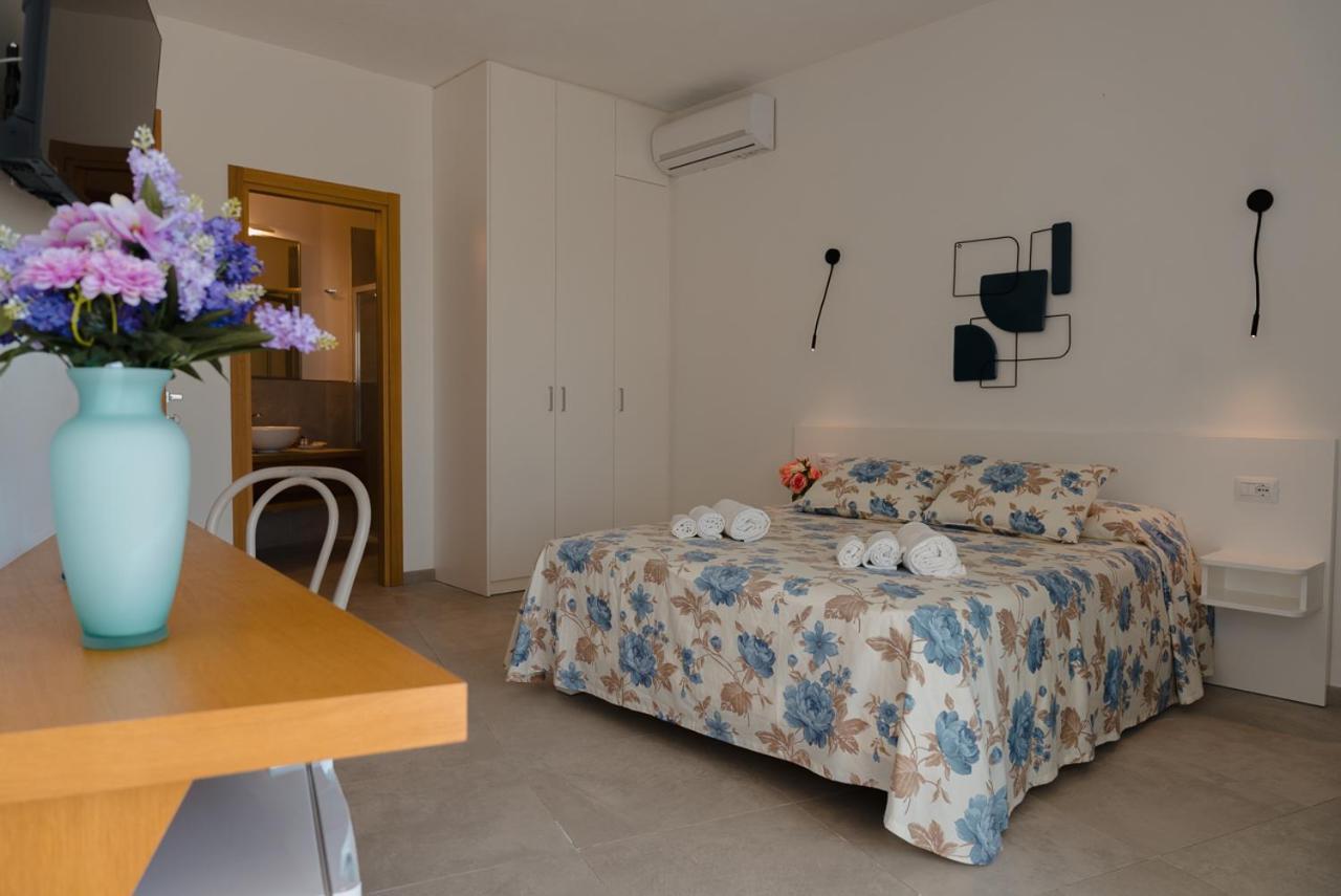 Rooms, Affittacamere Maksim กอลโฟอารันชี ภายนอก รูปภาพ