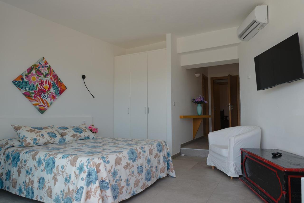 Rooms, Affittacamere Maksim กอลโฟอารันชี ภายนอก รูปภาพ